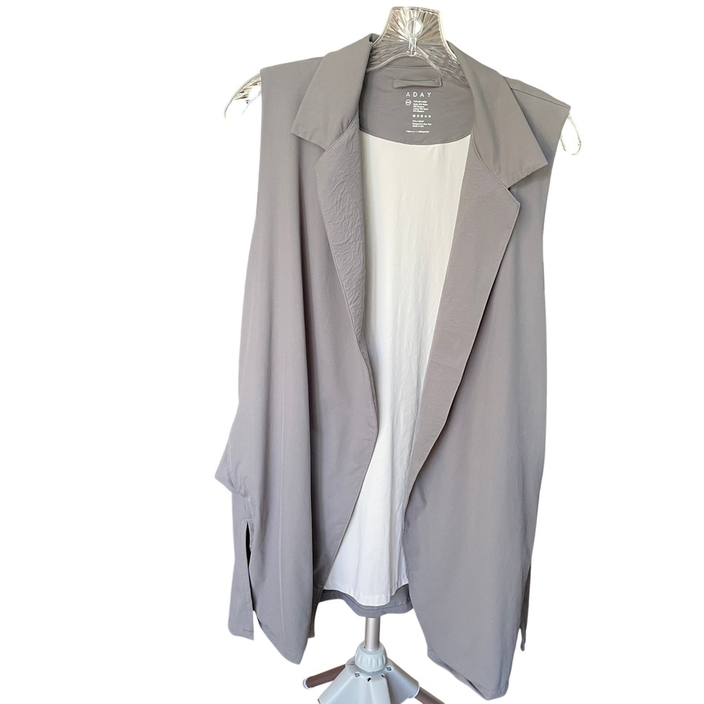 ADAY It's a Day Vest Technical Travel Gray Womens XS/S Minimalist Layering